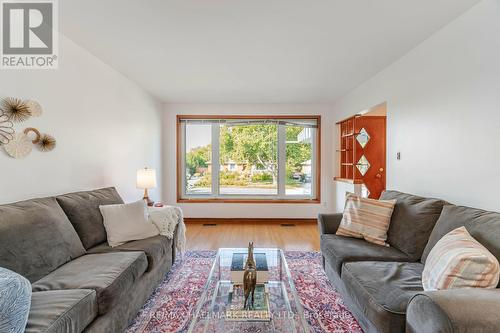 461 Cromwell Avenue, Oshawa (Vanier), ON - Indoor Photo Showing Living Room