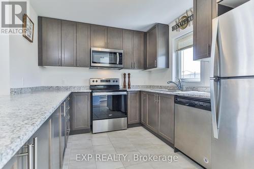 172 - 77 Diana Avenue, Brantford, ON - Indoor Photo Showing Kitchen With Upgraded Kitchen