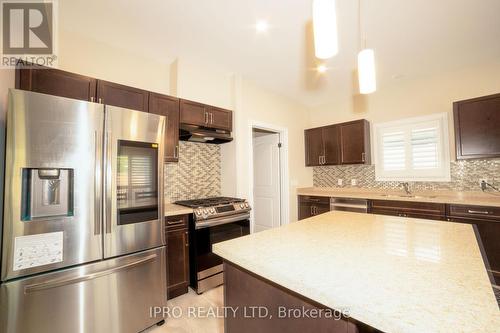 334 Viger Drive, Welland, ON - Indoor Photo Showing Kitchen With Upgraded Kitchen