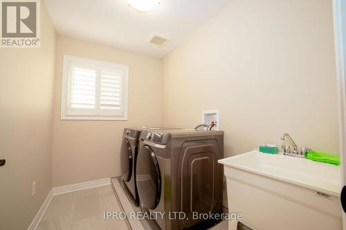 334 Viger Drive, Welland, ON - Indoor Photo Showing Laundry Room