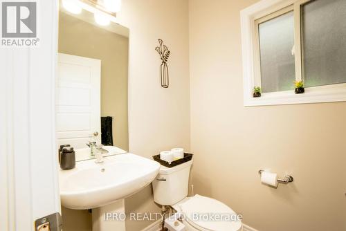 374 Viger Drive, Welland, ON - Indoor Photo Showing Bathroom