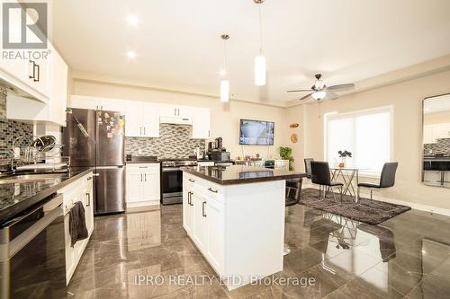 374 Viger Drive, Welland, ON - Indoor Photo Showing Kitchen With Stainless Steel Kitchen With Upgraded Kitchen