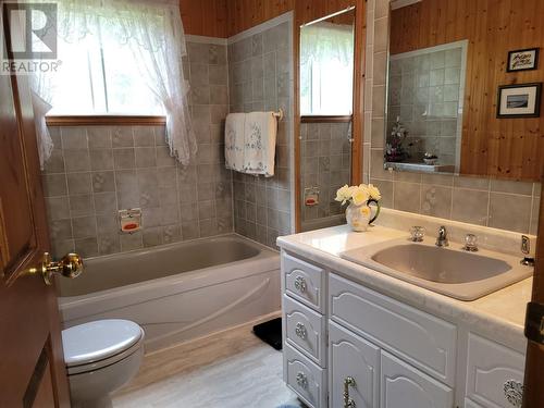 88-98 Father Joys Road, Port Au Port West, NL - Indoor Photo Showing Bathroom