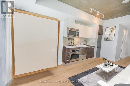 1806 - 224 King Street W, Toronto (Waterfront Communities), ON - Indoor Photo Showing Kitchen