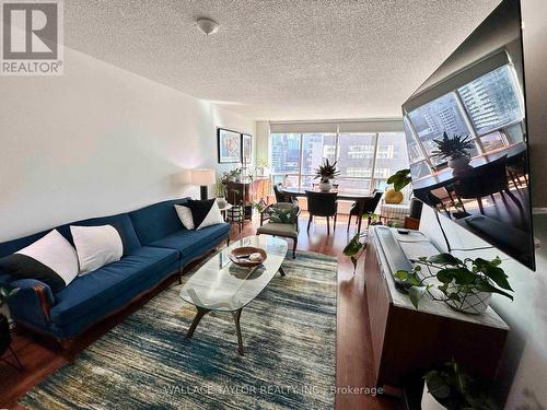 1003 - 942 Yonge Street, Toronto (Annex), ON - Indoor Photo Showing Living Room