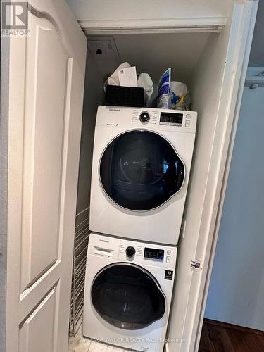 1003 - 942 Yonge Street, Toronto (Annex), ON - Indoor Photo Showing Laundry Room