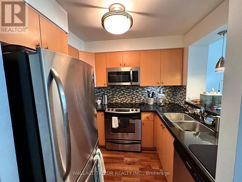 1003 - 942 Yonge Street, Toronto (Annex), ON - Indoor Photo Showing Kitchen With Stainless Steel Kitchen With Double Sink With Upgraded Kitchen