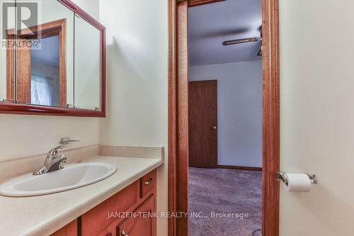 9293 Richmond Road, Bayham (Richmond), ON - Indoor Photo Showing Bathroom