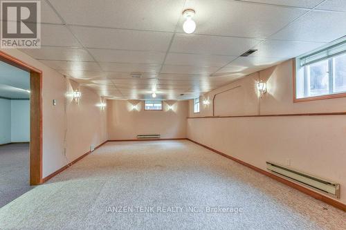 9293 Richmond Road, Bayham (Richmond), ON - Indoor Photo Showing Other Room