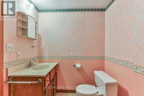 9293 Richmond Road, Bayham (Richmond), ON - Indoor Photo Showing Bathroom