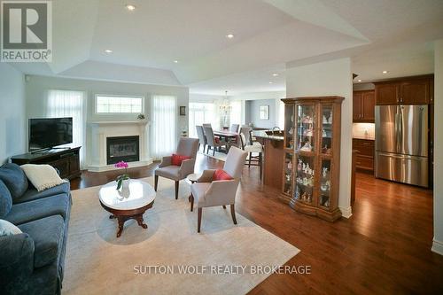 363 Darcy Drive, Strathroy-Caradoc (Nw), ON - Indoor Photo Showing Living Room With Fireplace