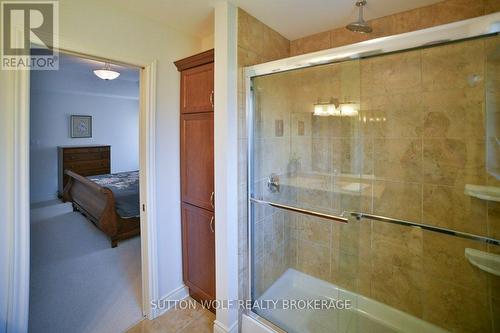 363 Darcy Drive, Strathroy-Caradoc (Nw), ON - Indoor Photo Showing Bathroom