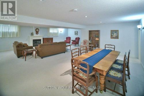 363 Darcy Drive, Strathroy-Caradoc (Nw), ON - Indoor Photo Showing Dining Room