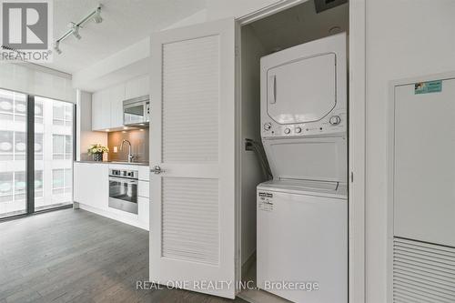 204 - 25 Richmond Street E, Toronto, ON - Indoor Photo Showing Laundry Room