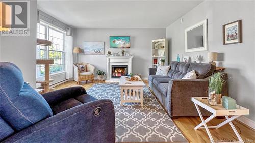 39 Parkwood Avenue, Saint John, NB - Indoor Photo Showing Living Room With Fireplace