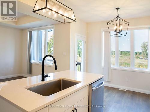 1826 Finley Crescent, London, ON - Indoor Photo Showing Kitchen