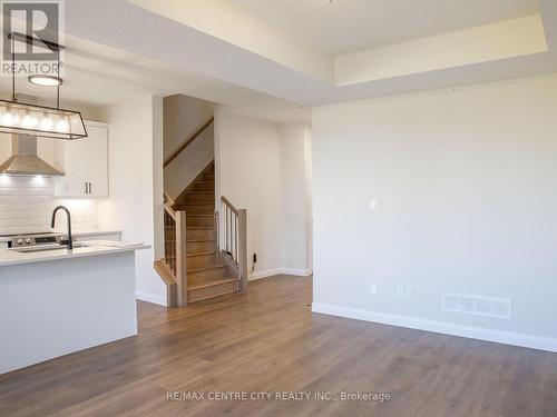 1826 Finley Crescent, London, ON - Indoor Photo Showing Kitchen