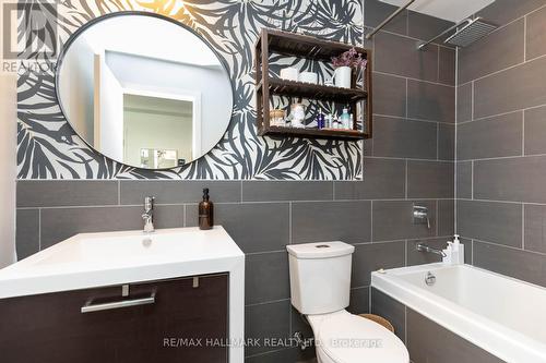 407 - 1201 Dundas Street E, Toronto (South Riverdale), ON - Indoor Photo Showing Bathroom