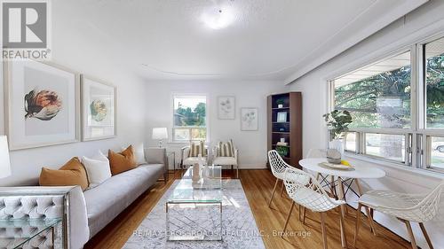 25 Dunelm Street, Toronto (Scarborough Village), ON - Indoor Photo Showing Living Room