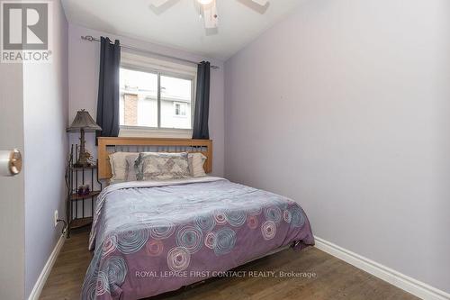 33 Roslyn Road, Barrie, ON - Indoor Photo Showing Bedroom