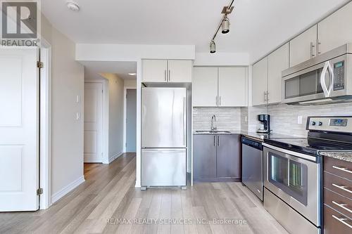 415 - 80 Esther Lorrie Drive, Toronto (West Humber-Clairville), ON - Indoor Photo Showing Kitchen With Stainless Steel Kitchen With Upgraded Kitchen