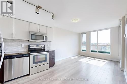 415 - 80 Esther Lorrie Drive, Toronto (West Humber-Clairville), ON - Indoor Photo Showing Kitchen With Stainless Steel Kitchen