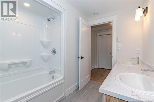 126 Elsliger Street, Dieppe, NB - Indoor Photo Showing Bathroom