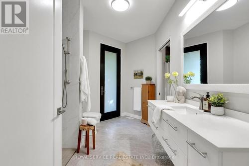 121 Cove Road, Clarington (Bowmanville), ON - Indoor Photo Showing Bathroom