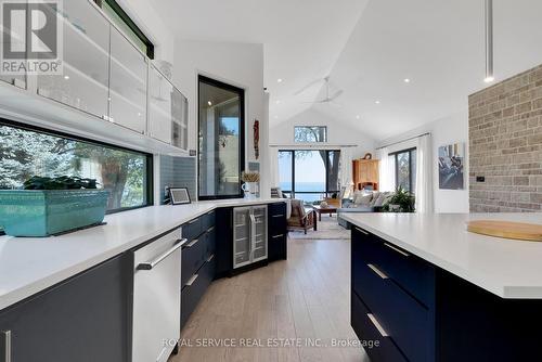 121 Cove Road, Clarington (Bowmanville), ON - Indoor Photo Showing Kitchen