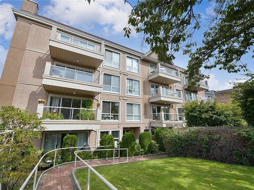 202-1014 Rockland Ave, Victoria, BC - Outdoor With Balcony