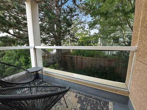 202-1014 Rockland Ave, Victoria, BC - Outdoor With Balcony