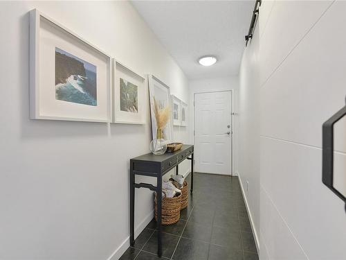 202-1014 Rockland Ave, Victoria, BC - Indoor Photo Showing Other Room