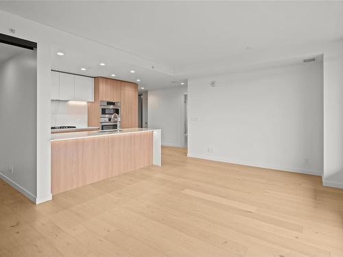 1314-2000 Hannington Rd, Langford, BC - Indoor Photo Showing Kitchen