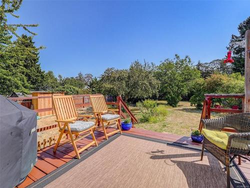 3761 Savannah Ave, Saanich, BC 