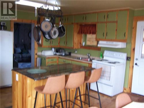 521 North Line Road, Barrie Island, ON - Indoor Photo Showing Kitchen