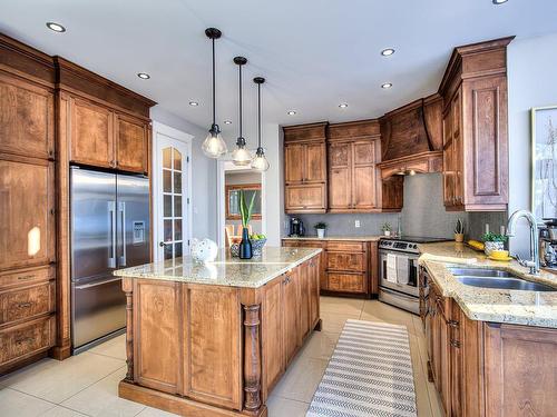 Kitchen - 292 Rue Des Alismas, Laval (Sainte-Dorothée), QC - Indoor Photo Showing Kitchen With Double Sink With Upgraded Kitchen