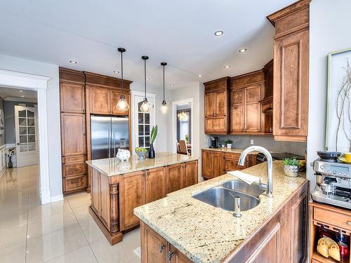 Kitchen - 292 Rue Des Alismas, Laval (Sainte-Dorothée), QC - Indoor Photo Showing Kitchen With Double Sink With Upgraded Kitchen