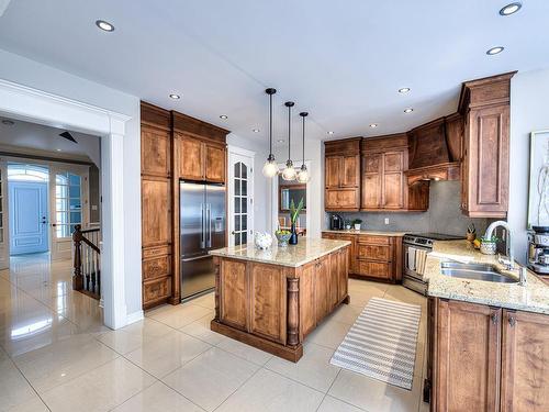 Cuisine - 292 Rue Des Alismas, Laval (Sainte-Dorothée), QC - Indoor Photo Showing Kitchen With Double Sink With Upgraded Kitchen