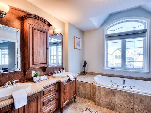 Ensuite bathroom - 292 Rue Des Alismas, Laval (Sainte-Dorothée), QC - Indoor Photo Showing Bathroom