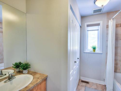 Salle de bains - 292 Rue Des Alismas, Laval (Sainte-Dorothée), QC - Indoor Photo Showing Bathroom