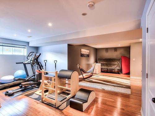 Salle d'exercice - 292 Rue Des Alismas, Laval (Sainte-Dorothée), QC - Indoor Photo Showing Gym Room