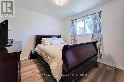 249 Fernwood Crescent, Hamilton (Hampton Heights), ON - Indoor Photo Showing Bedroom