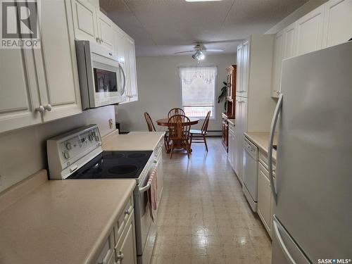 207 211 Crawford Avenue W, Melfort, SK - Indoor Photo Showing Kitchen