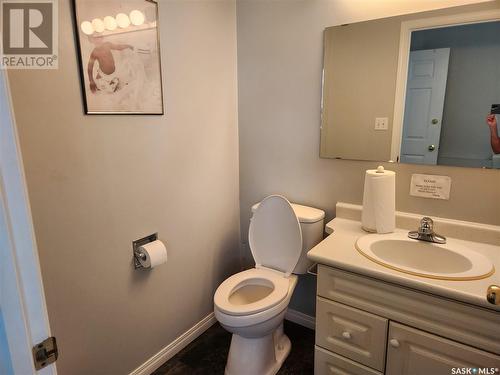 207 211 Crawford Avenue W, Melfort, SK - Indoor Photo Showing Bathroom