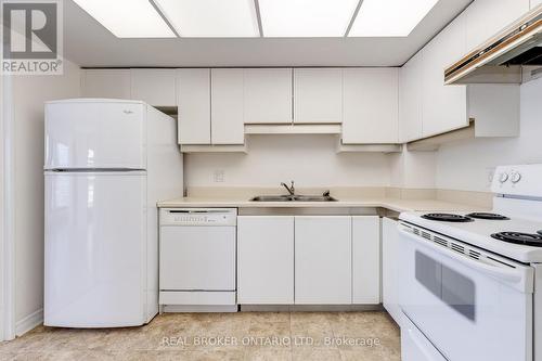 3209 - 65 Harbour Square, Toronto, ON - Indoor Photo Showing Kitchen With Double Sink