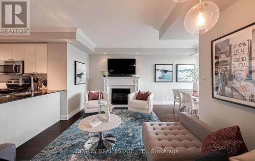 407 - 650 Mt Pleasant Road, Toronto (Mount Pleasant West), ON - Indoor With Fireplace