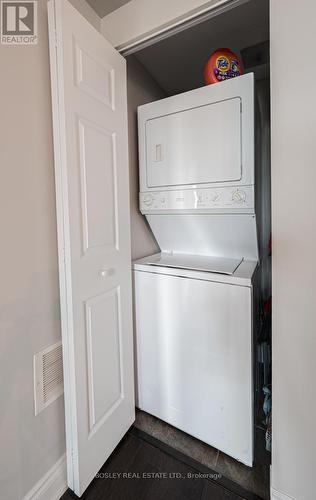 407 - 650 Mt Pleasant Road, Toronto (Mount Pleasant West), ON - Indoor Photo Showing Laundry Room