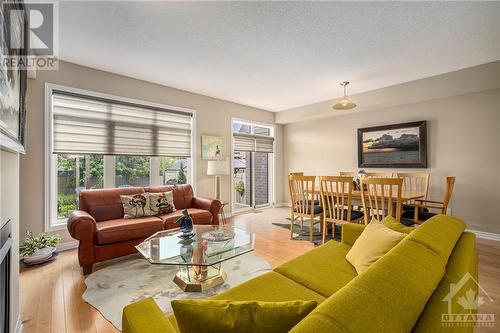 228 Southbridge Street, Ottawa, ON - Indoor Photo Showing Living Room