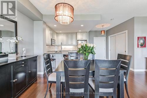 1202 - 551 Maple Avenue, Burlington (Brant), ON - Indoor Photo Showing Dining Room