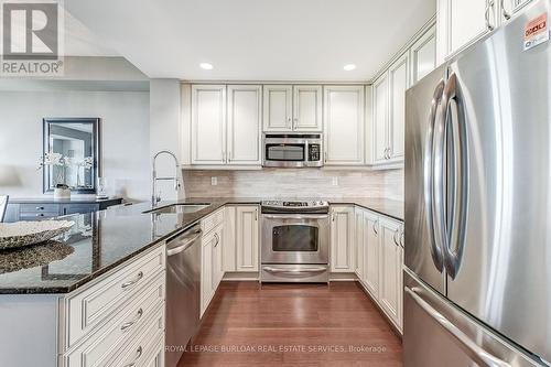 1202 - 551 Maple Avenue, Burlington (Brant), ON - Indoor Photo Showing Kitchen With Stainless Steel Kitchen With Upgraded Kitchen